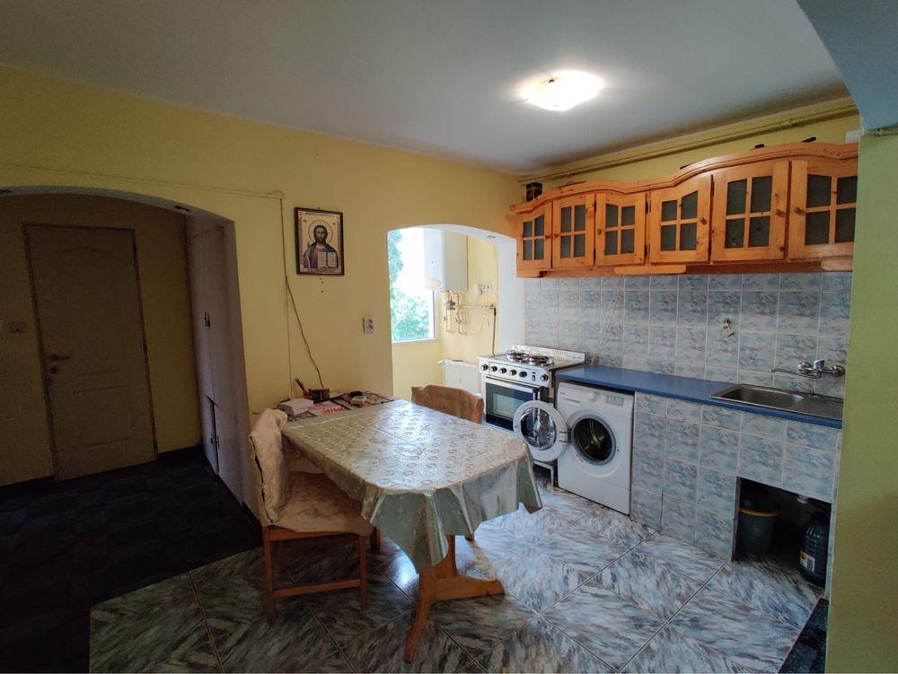 Inchiriez apartament cu 3 camere - imagine 1