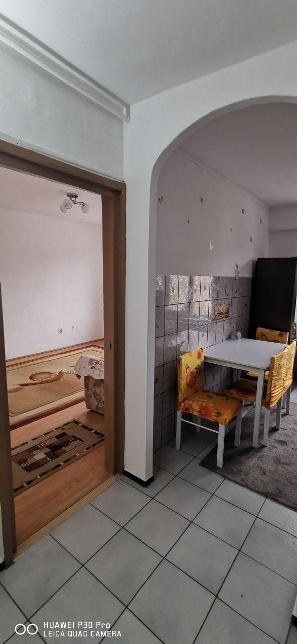 De închiriat apartament 3 camere Tudor, zona Radio