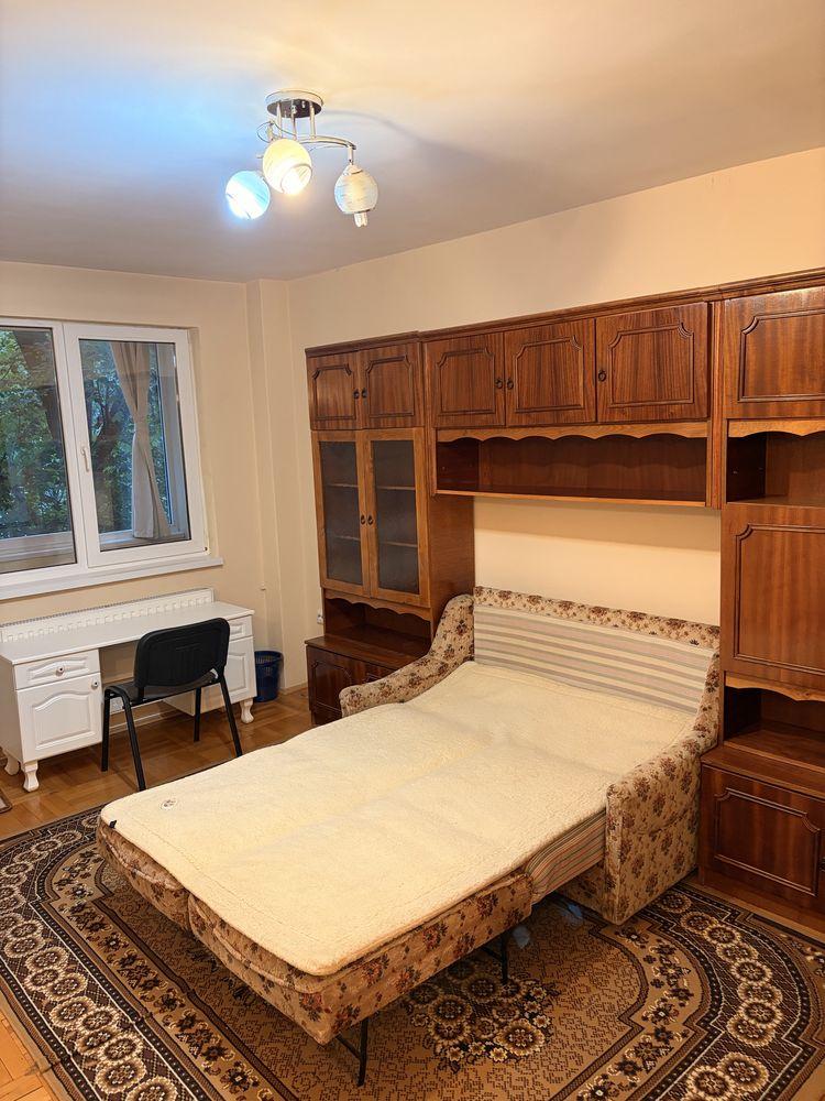 Apartament de închiriat cu 3 camere 5 minute de la UMF