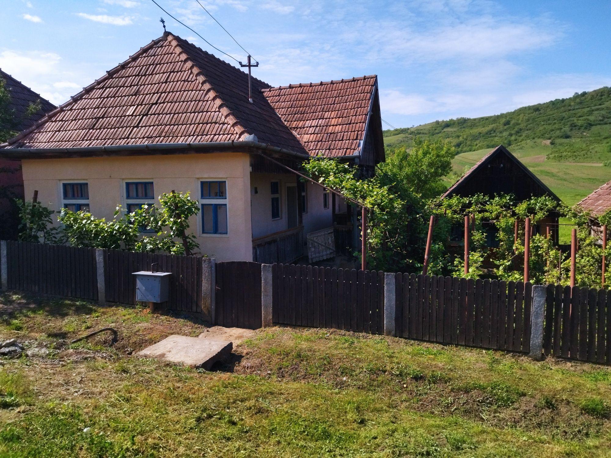 Casă de vânzare în satul Moișa - imagine 1