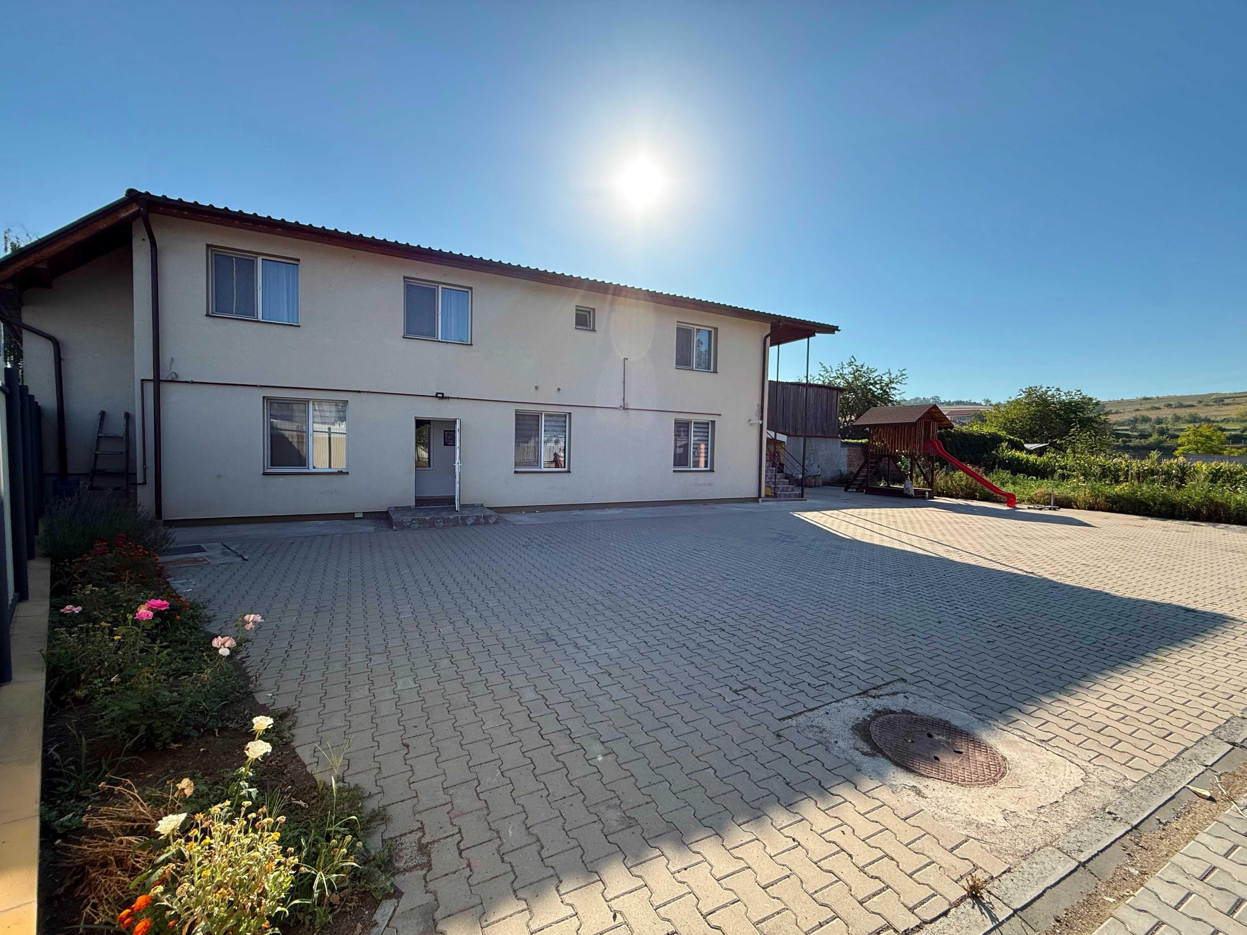 CASĂ DE INCHIRIAT CU 2 LOCUINȚE INDEPENDENTE | 236 mp utili | Teren 5.784 mp | strada Budiului - imagine 1