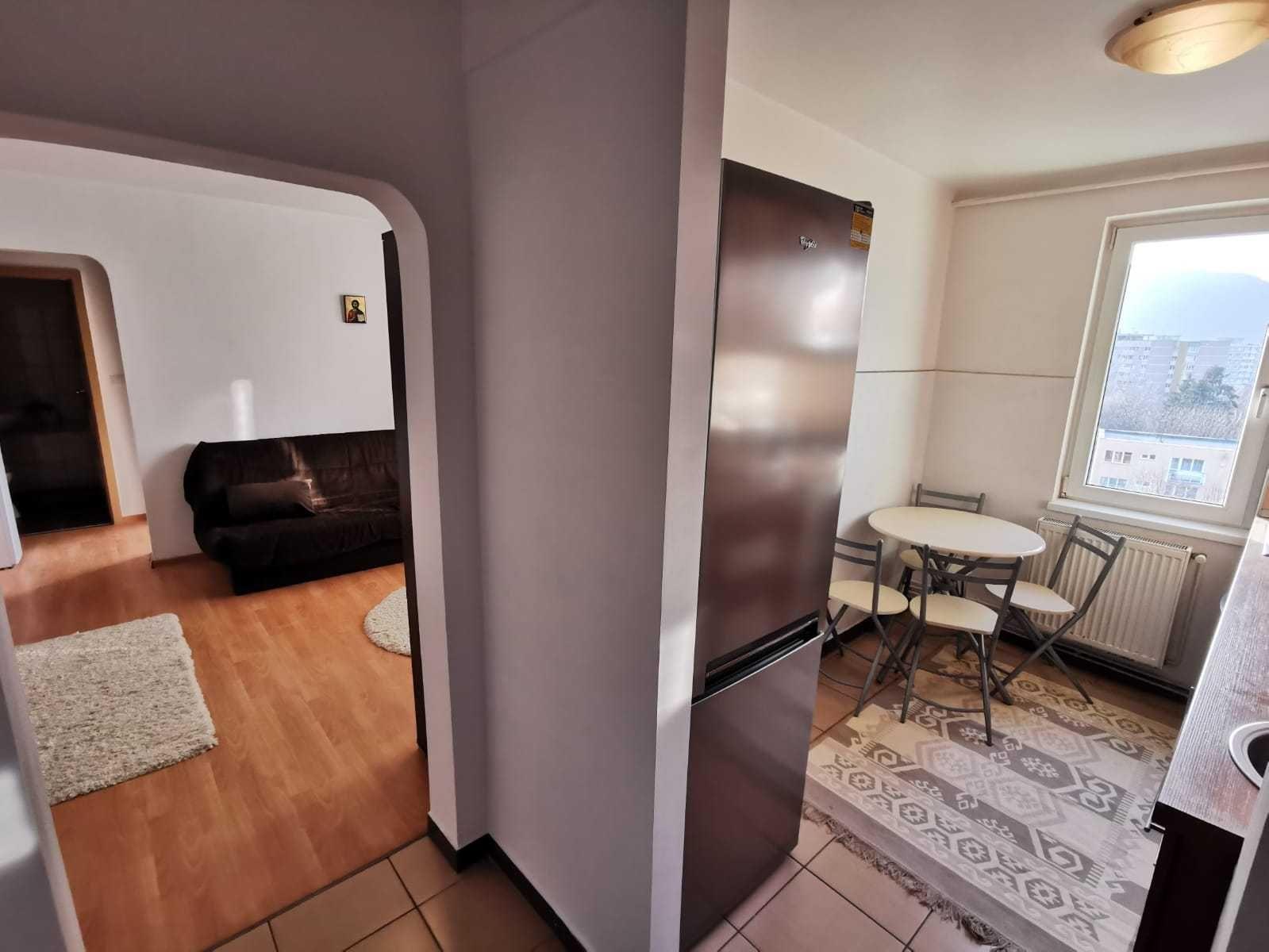 Vând apartament 2 camere semidecomandat, mobilat și utilat - Zona Astra, Brașov