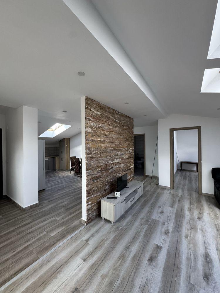 Apartament generos mansarda casa