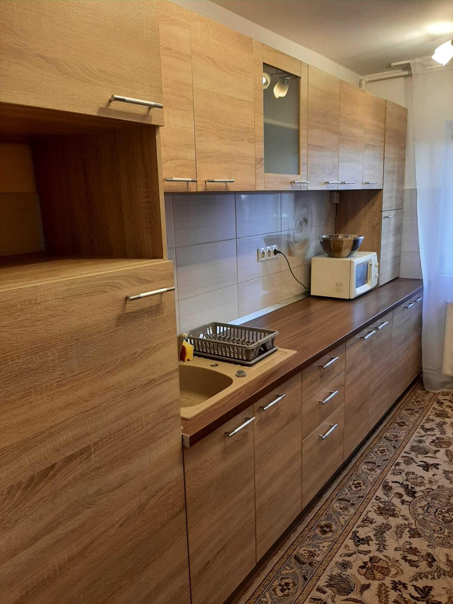 Apartament 3 camere Bartolomeu de închiriat