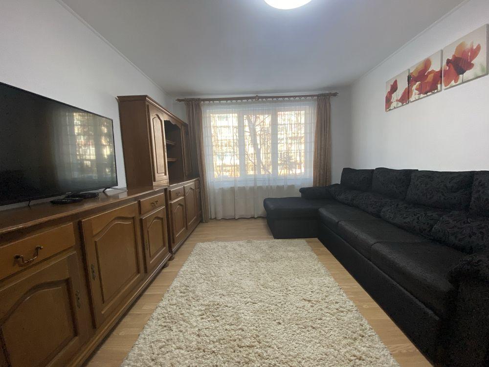 Inchiriez apartament 2,5 camere Tractorul cu 2 locuri de parcare