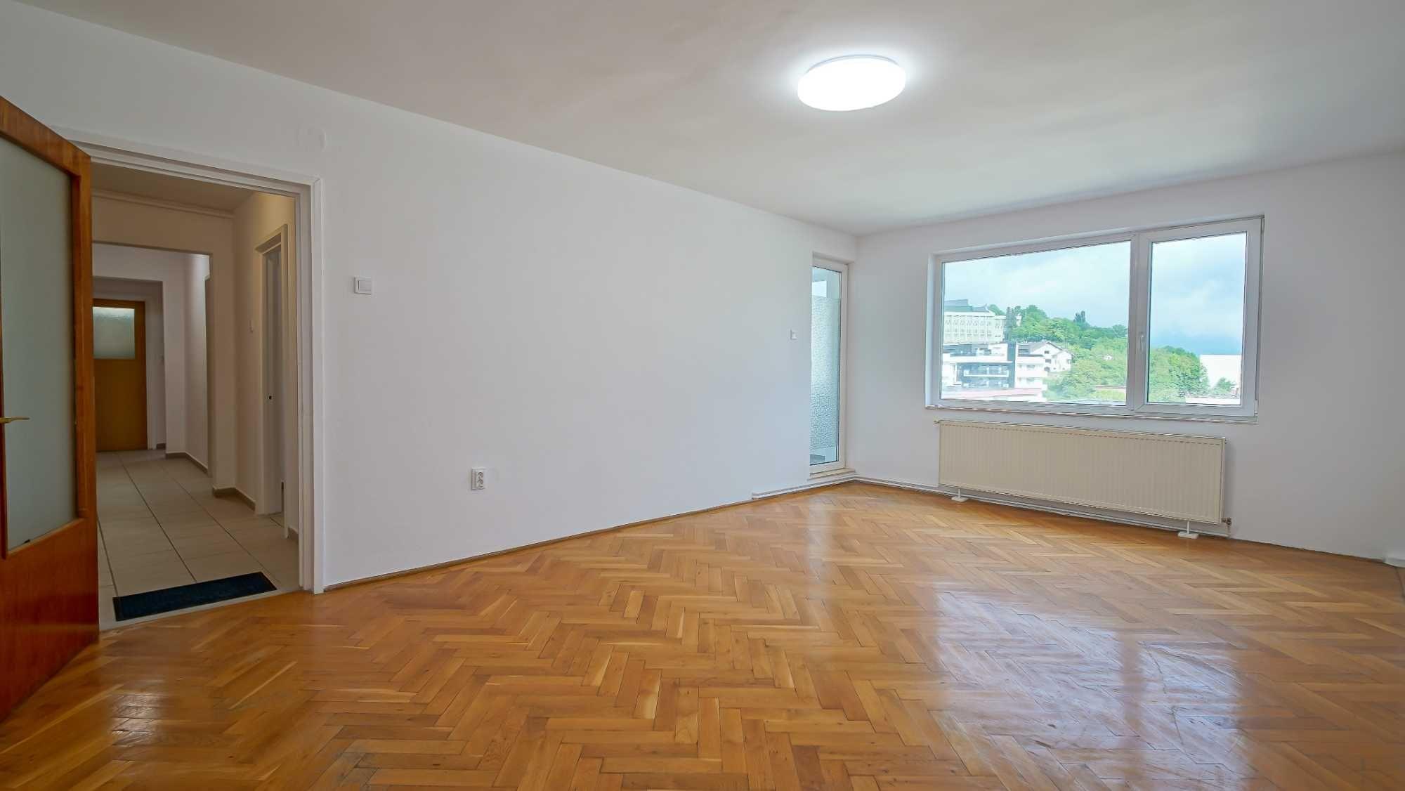 Apartament cu 3 camere de închiriat zona Grivitei