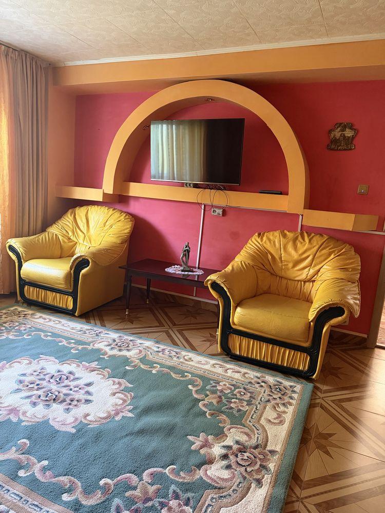 Apartament 3 camere decomandat de inchiriat in cartier Nioua