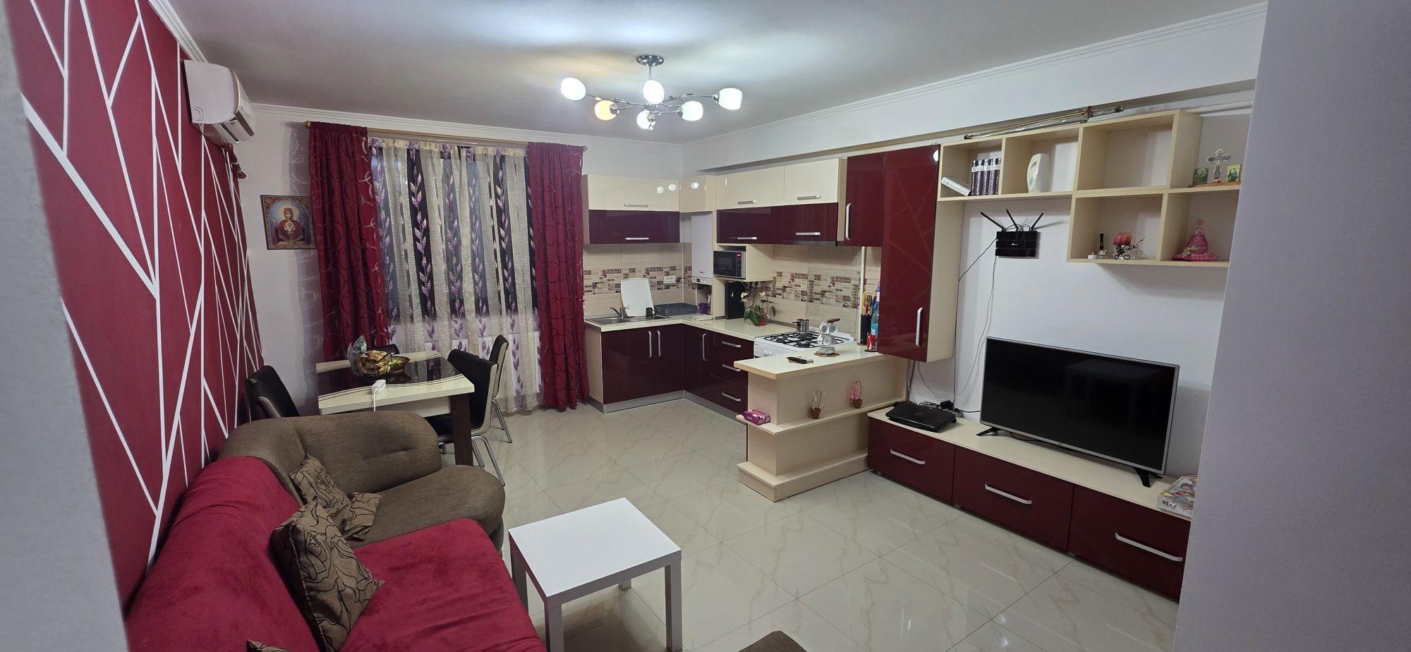 Inchiriez apartament 3 camere Tomis Plus