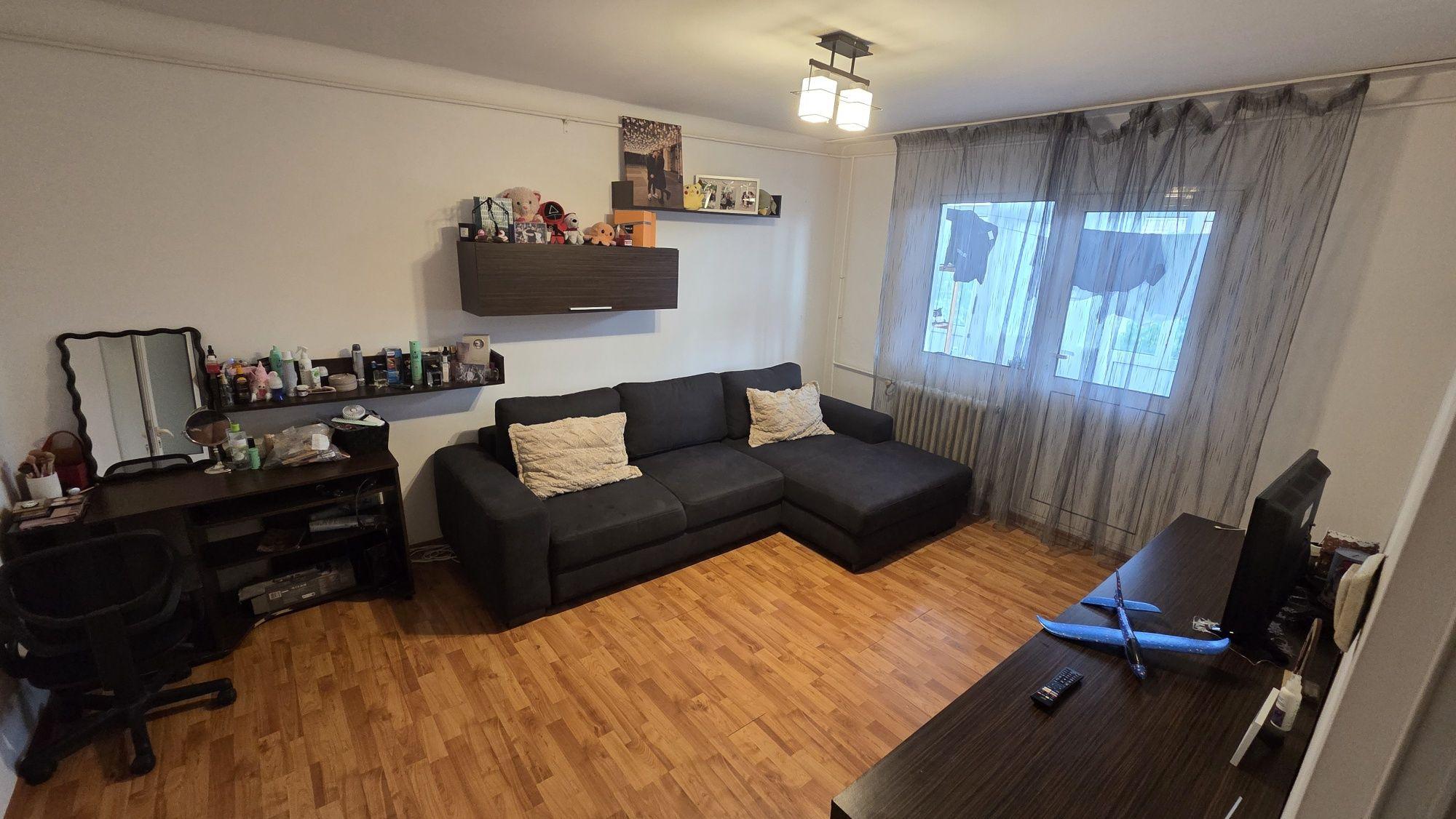 Vand apartament 2 camere decomandat, zona Rovine