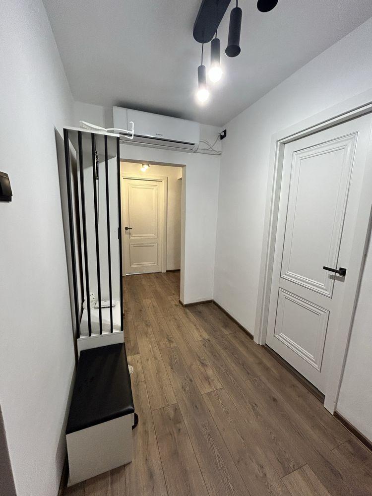 Vand apartament 3 camere- Centru