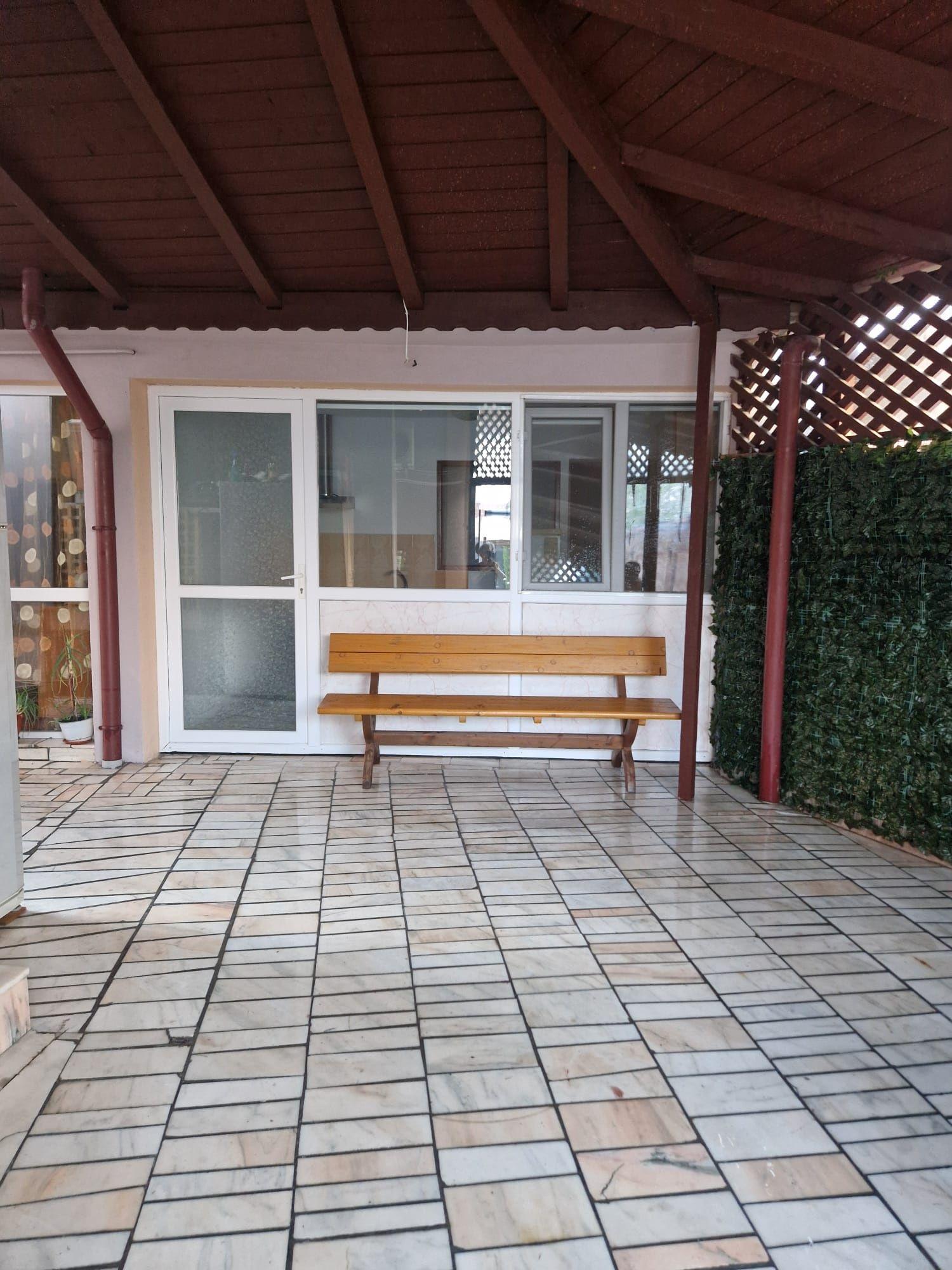 INCHIRIEZ CAMERA ,baie  ,bucatarie (CU TOATE UTILITATILE ) la casa