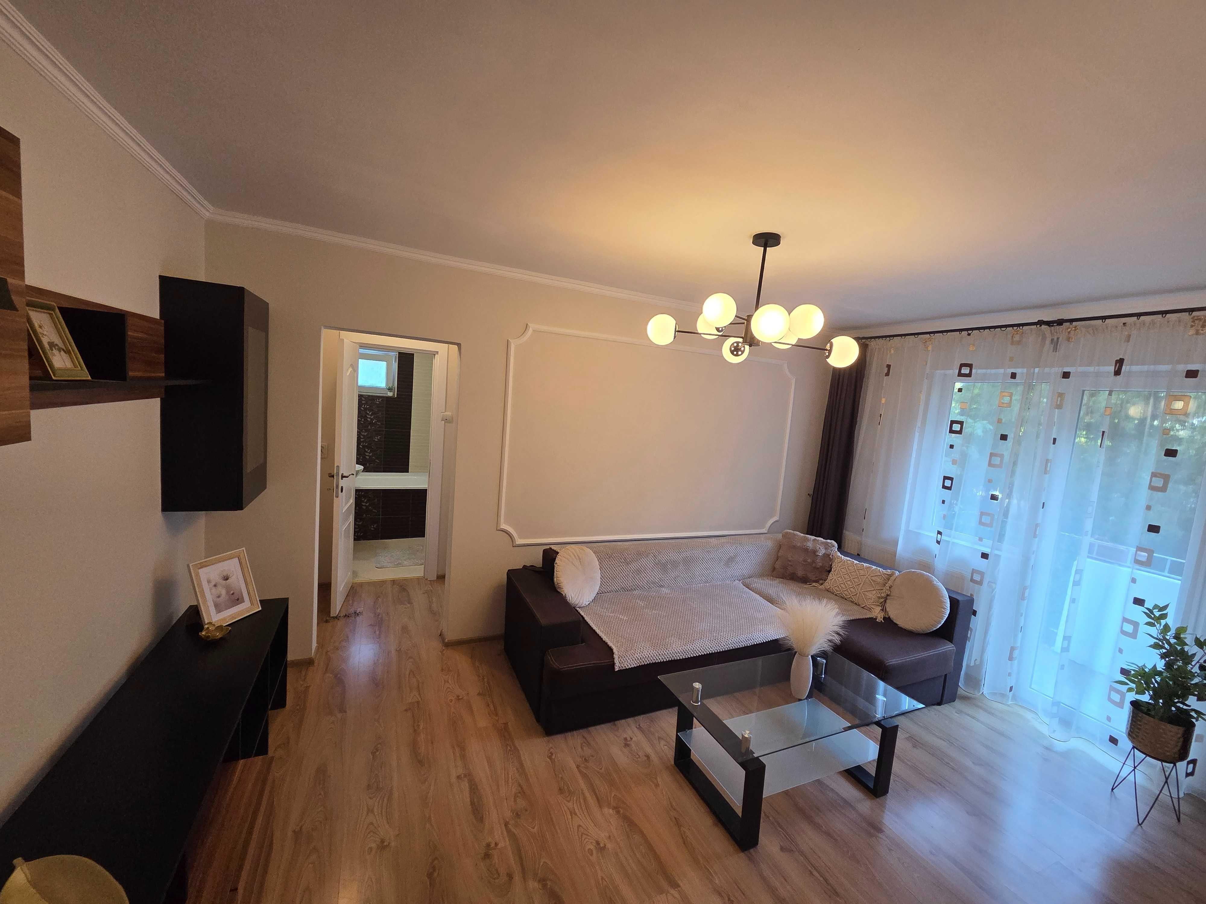APARTAMENT 3 CAMERE | 55MP | ROGERIUS - STRADA ITALIANA | ORADEA|  GATA DE MUTARE/proaspat renovat, luminos și spațios, situat la etajul 1.