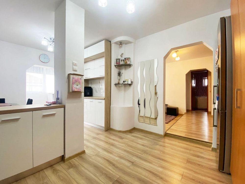 Apartament cu 3 camere de vanzare - Cartierul Rogerius, Str. Theodor Speranția