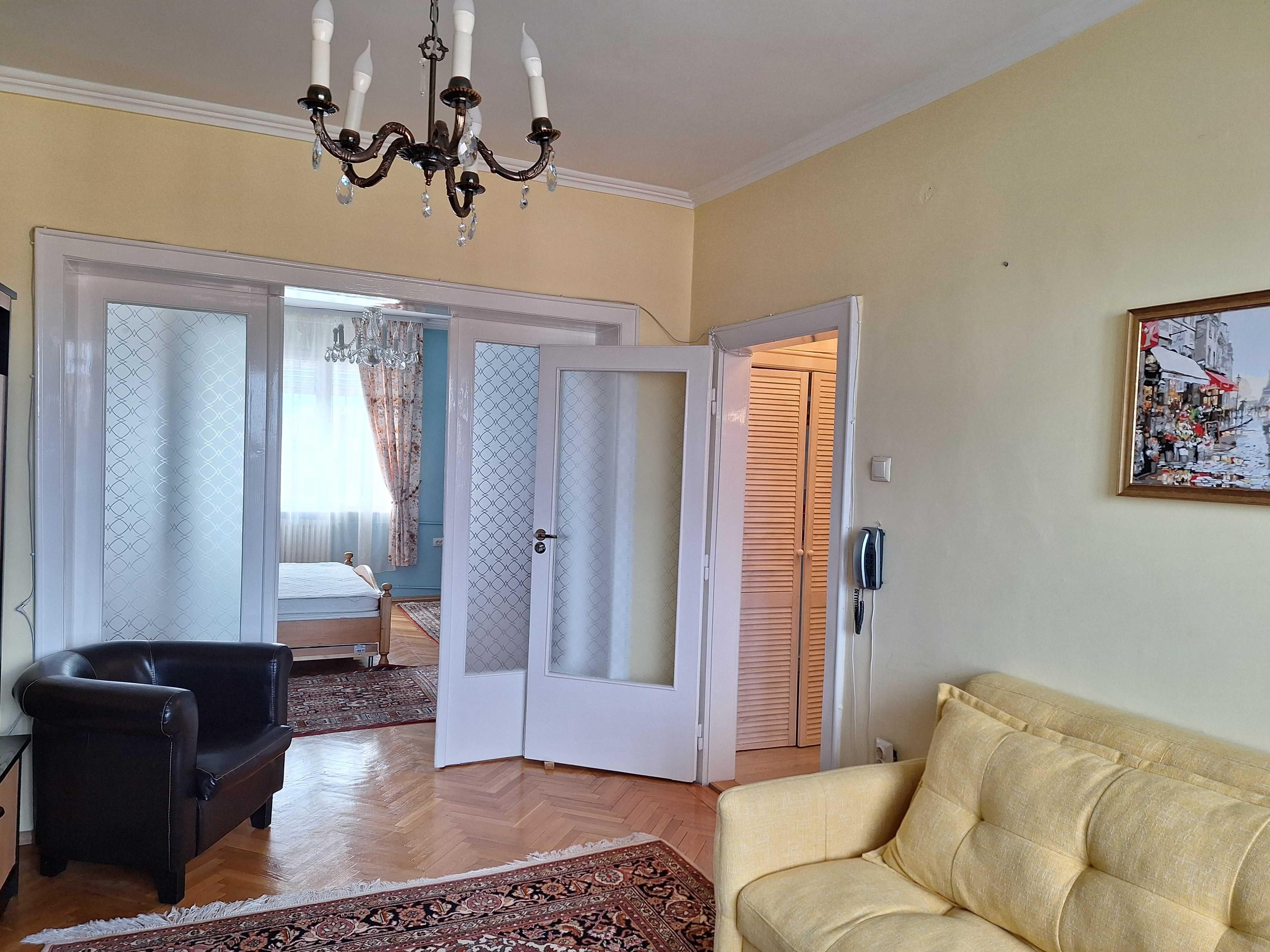Dau in chirie apartament 3 camere pentru 2 luni ultracentral