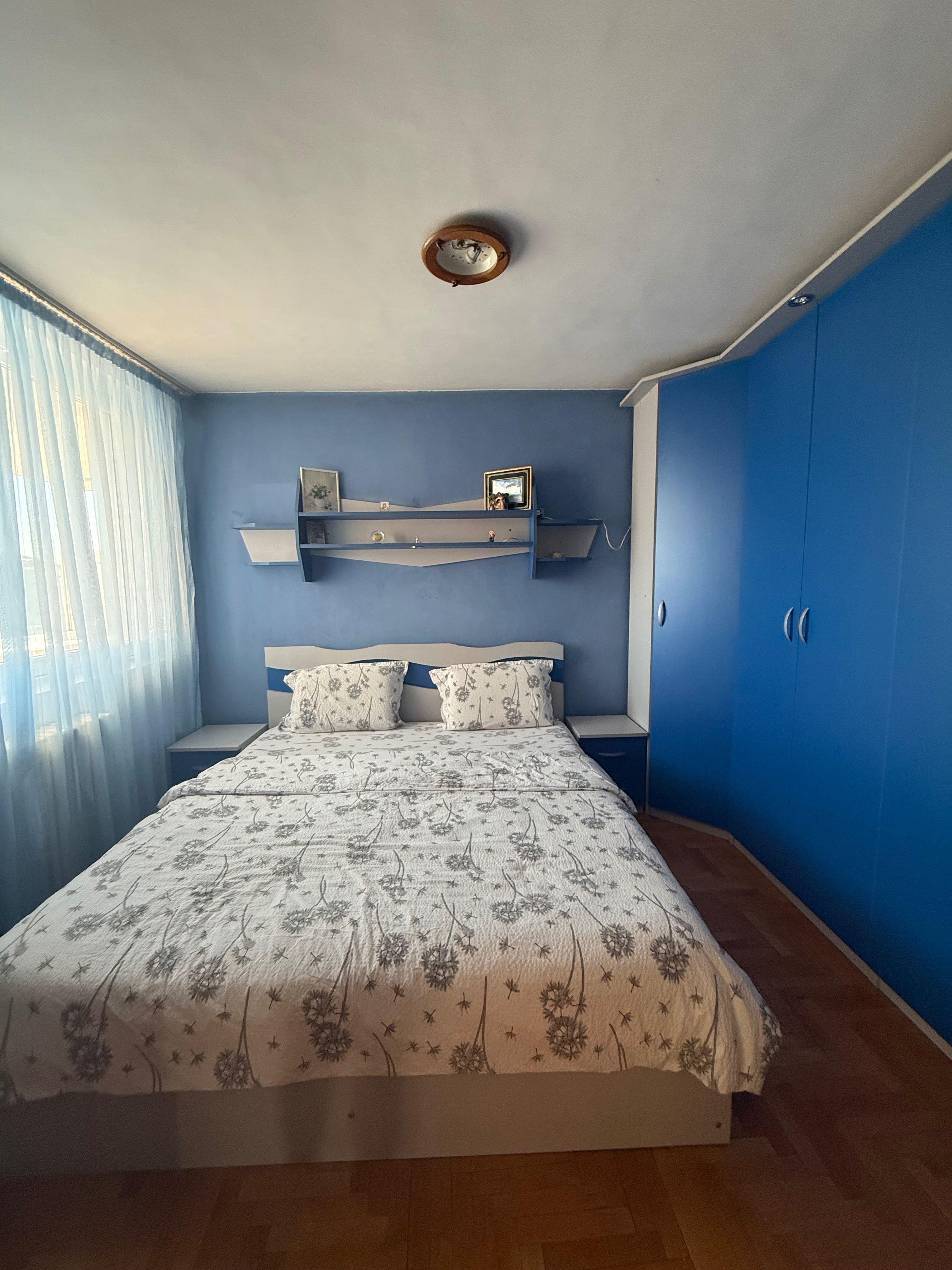 Închiriez apartament
