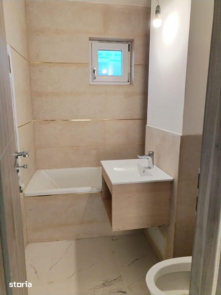 Ap. 2 camere. Parc Aurora-Vest. Decomandat. et. 8/10. Proprietar - imagine 1