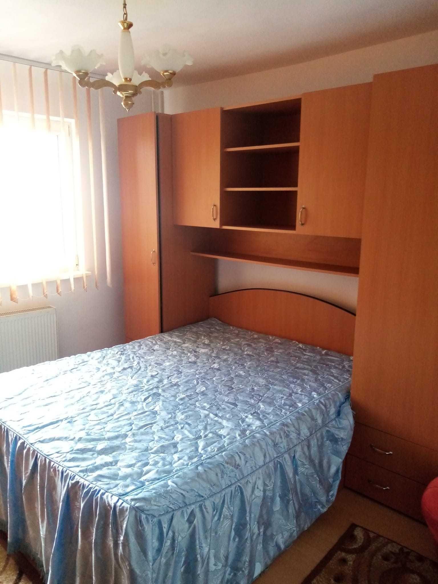Ofer spre inchiriere apartament doua camere zona piata aurora - imagine 1