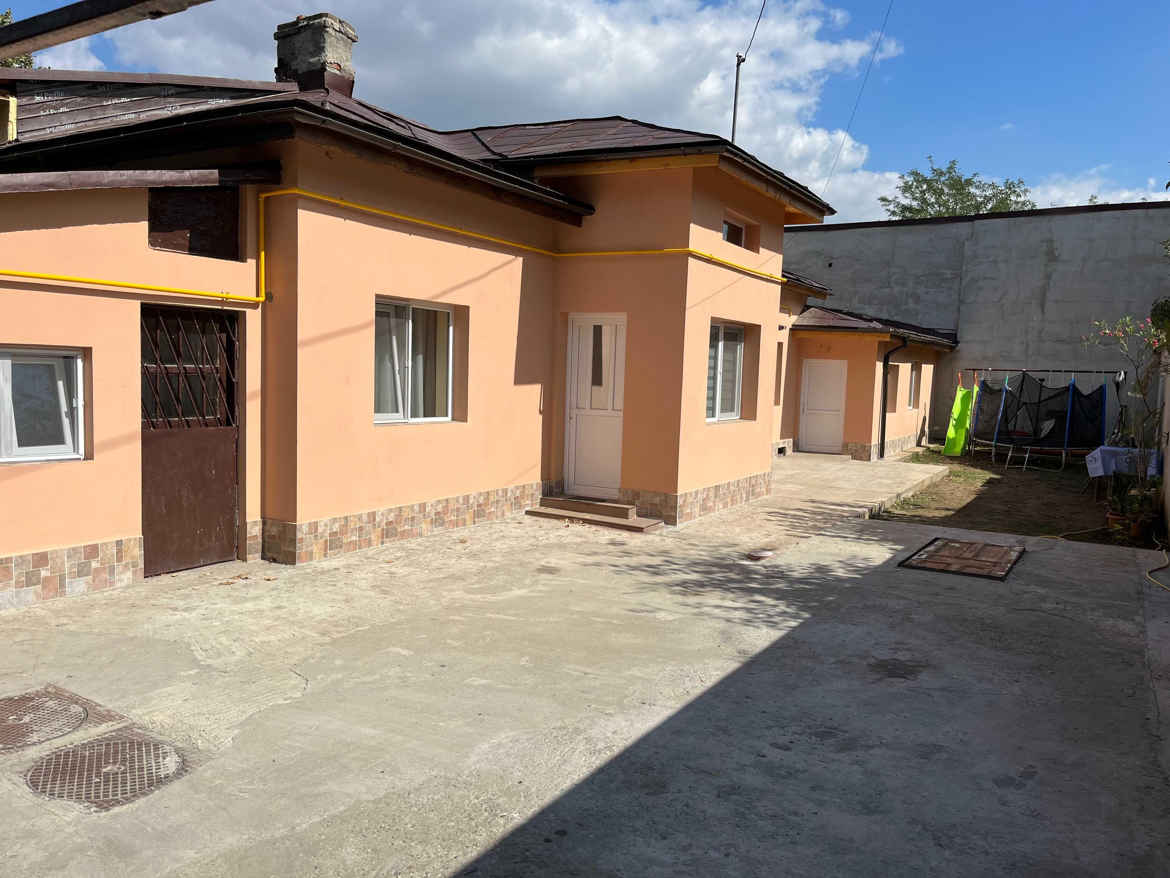 casa /curte proprie cartier Giulesti aproape de scoala nr 162