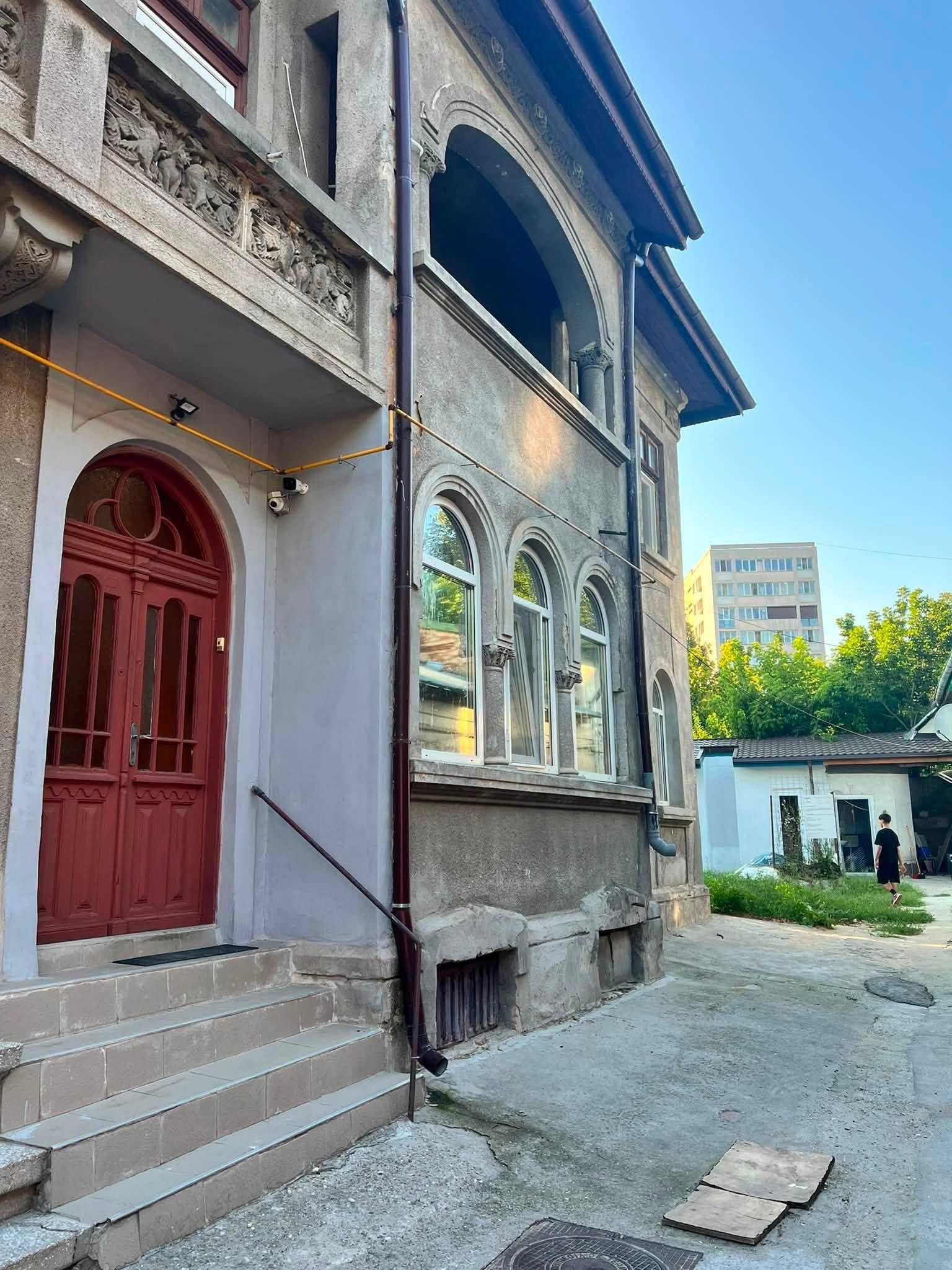 Casa boiereasca 3 camere si terasa