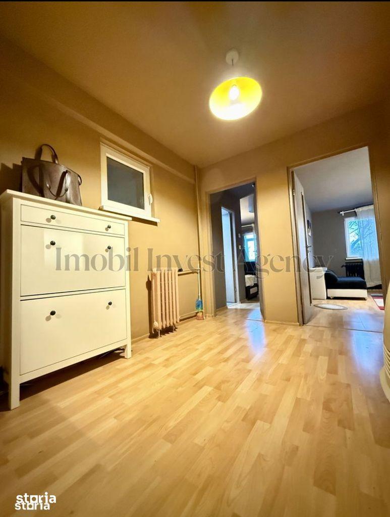 Proprietar inchiriez Familie / Studenti 4 camere Pet Friendly, parcare