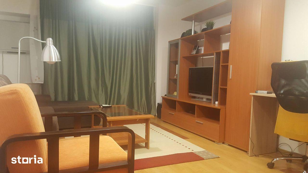 Proprietar vand garsonieră, Tei, etaj parter