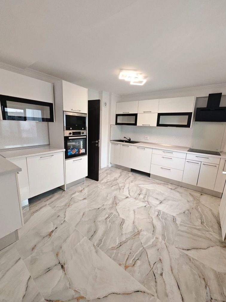 Decebal - Apartament 4 camere / Complet renovat/Dormitor matrimonial cu baie/ Decomandat