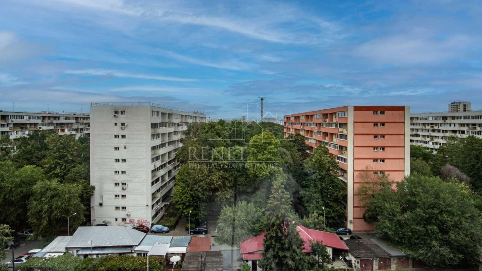 Inchiriez apartament 3 camere Strada Campia Libertatii 33