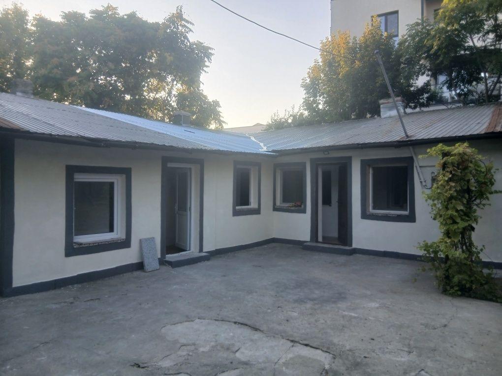 Casa de închiriat