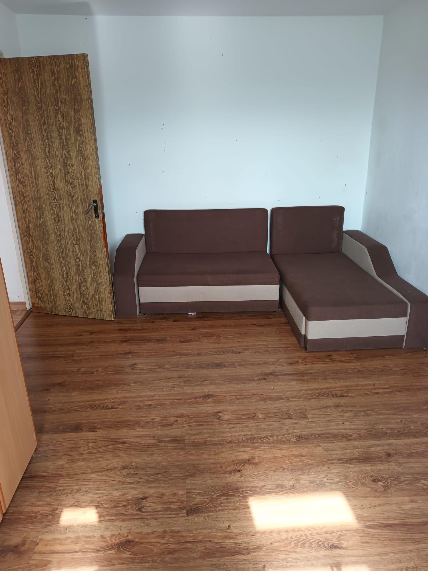 Proprietar închiriez apartament 2camere , decomandat in Titan,sector3 - imagine 1