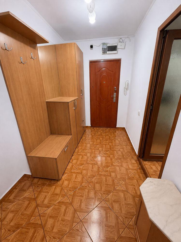 Vand apartament 3 camere , decomandat