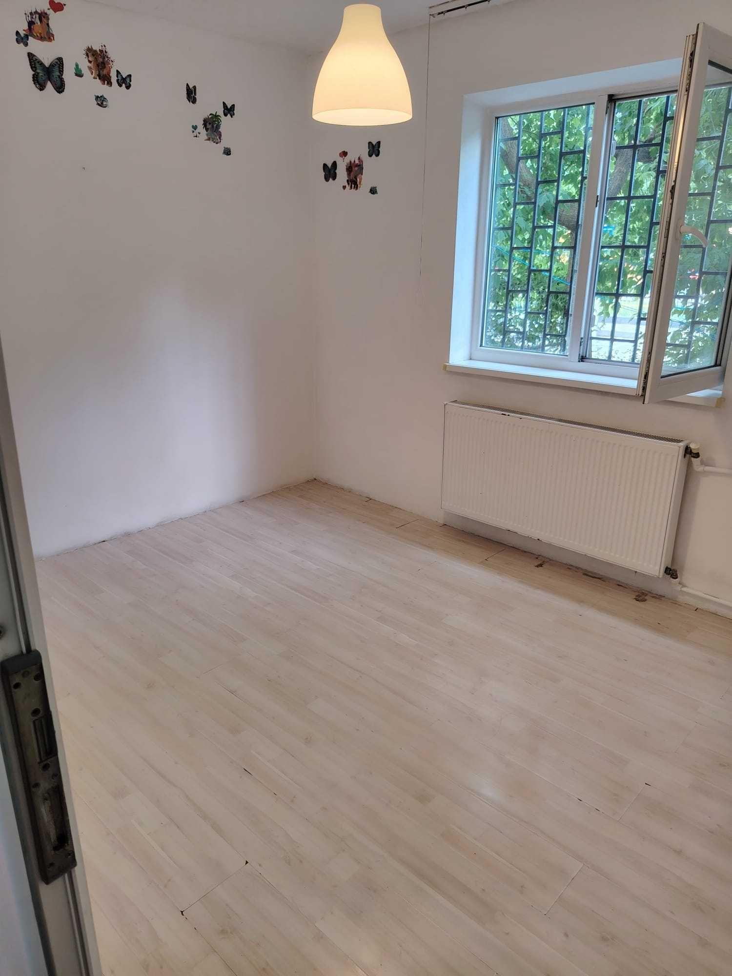 Vând apartament in Ferentari peste drum de parc