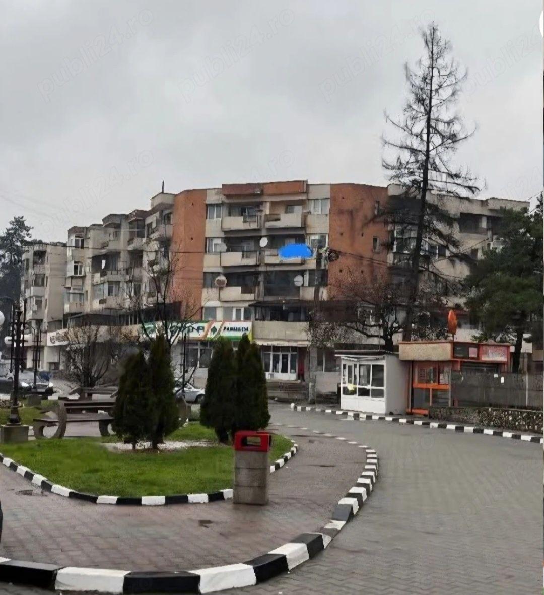 „Apartament 2 camere DECOMANDAT, 65 mp, 2 balcoane, etaj 3 – Strehaia”