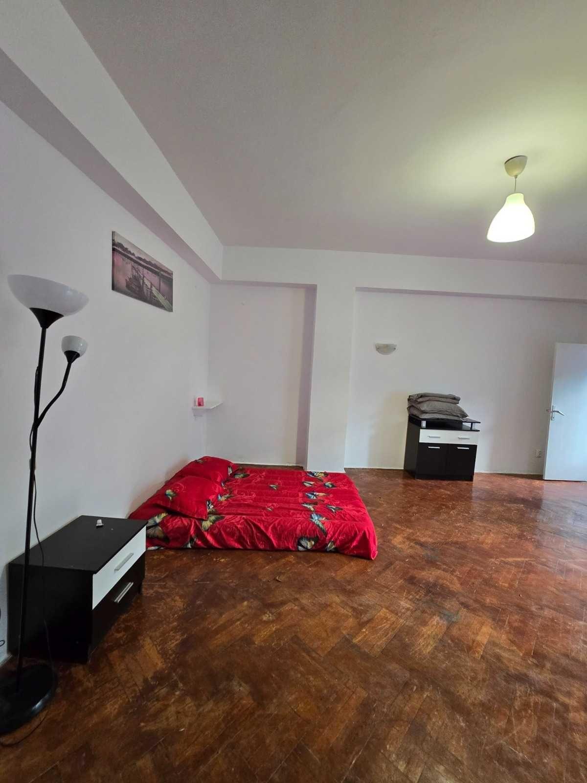 Apartament de închiriat 4 camere