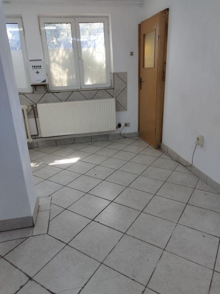 Spatiu de inchiriat la curte - imagine 1