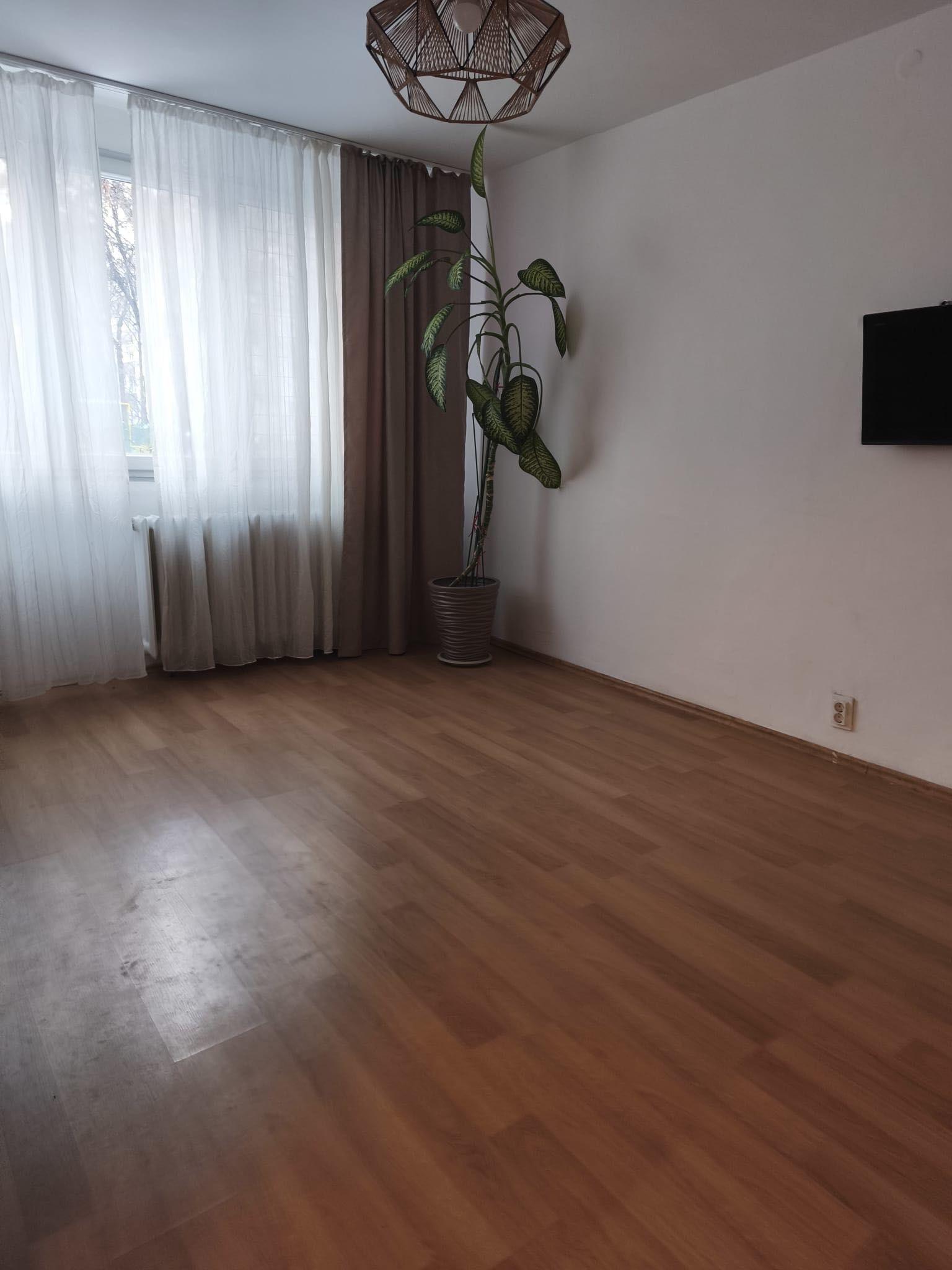 Vânzare Apartament 3 Camere ,Valea Călugărească Nr 4