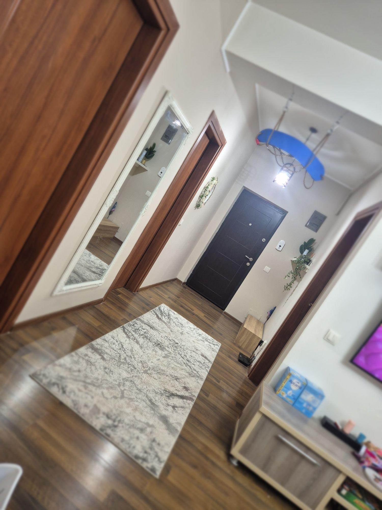 Apartament cu 3 camere
