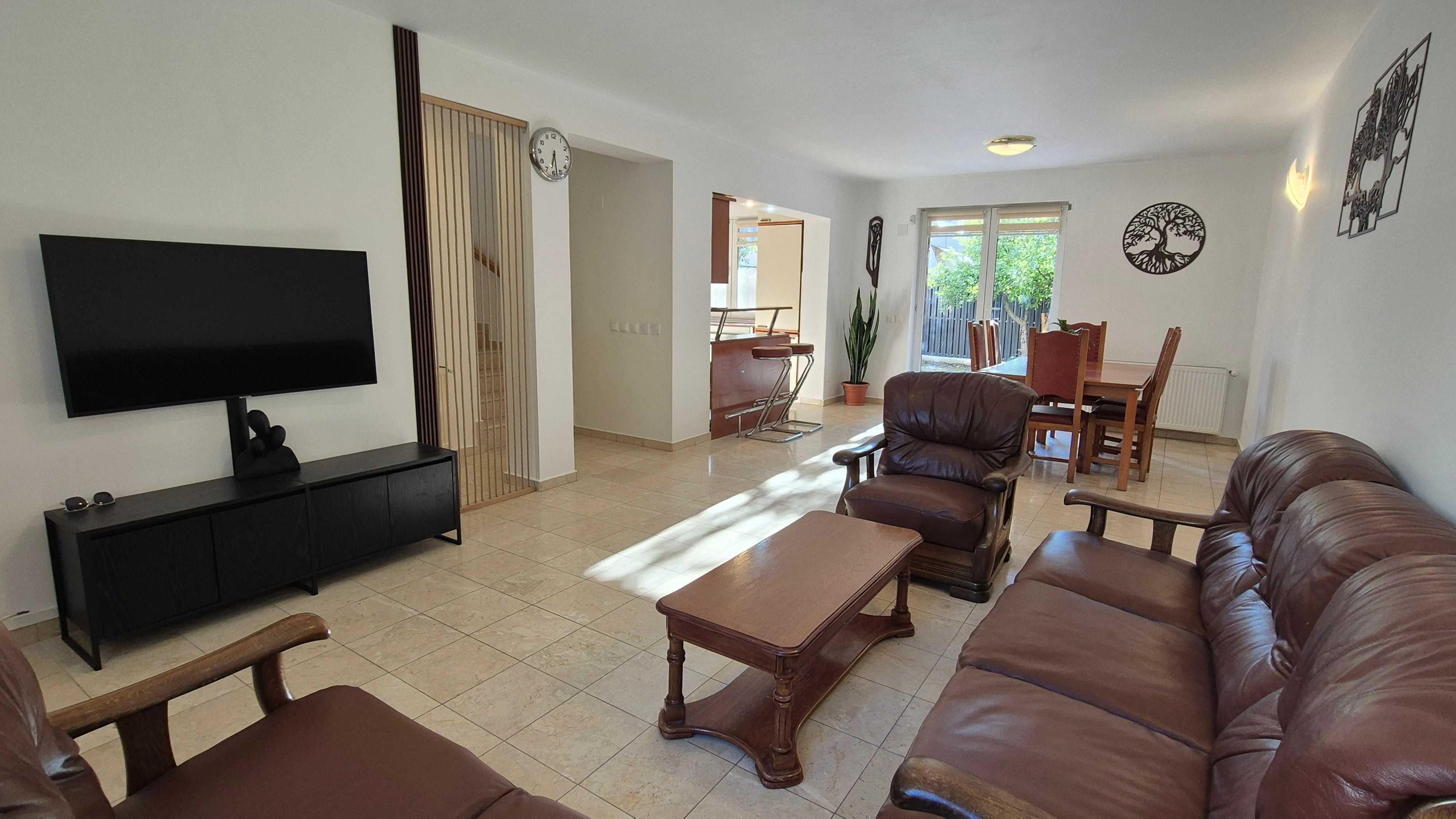 Vila de Inchiriat 5 Camere in Complex GAMA -Erou Iancu Nicolae - Jolie Ville