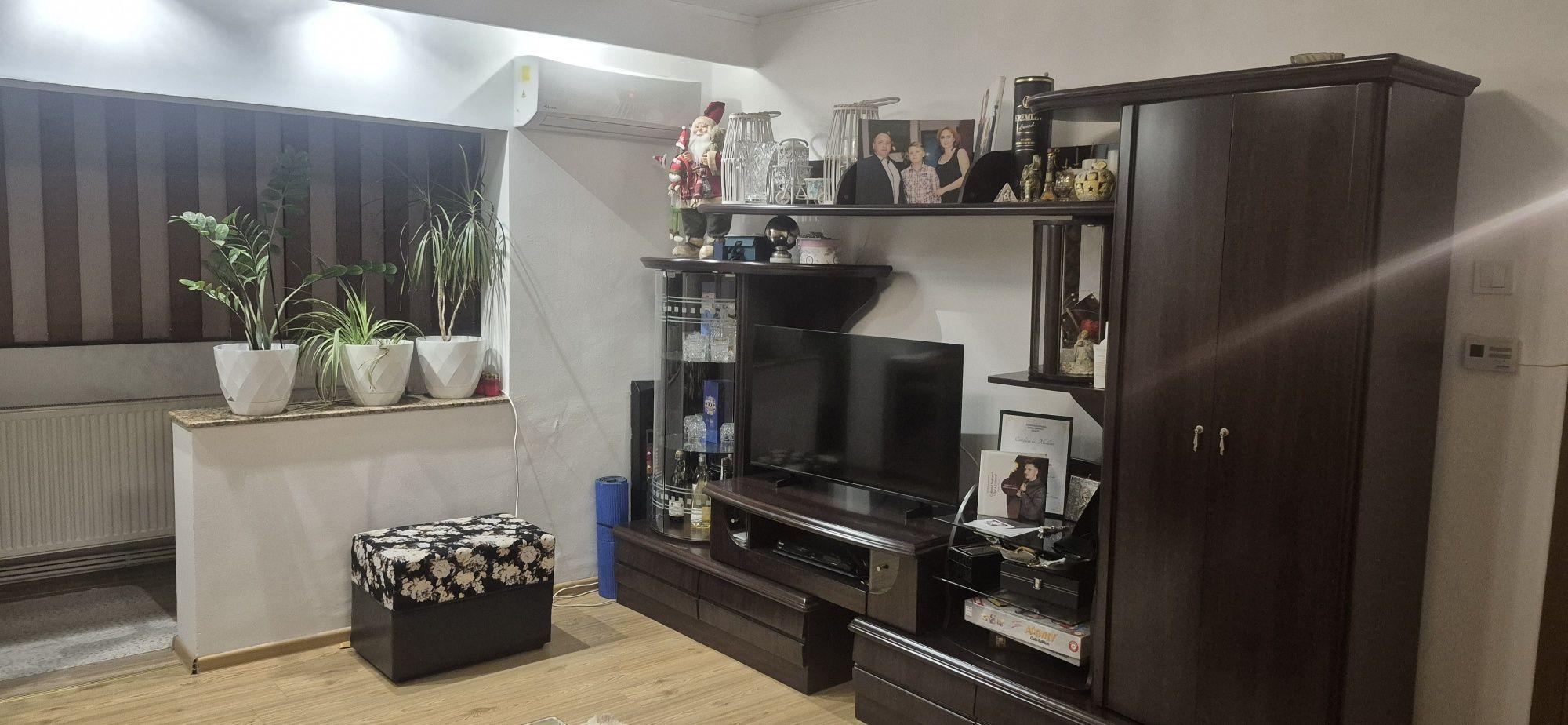 Vand apartament 3 camere gavana 3 - imagine 1