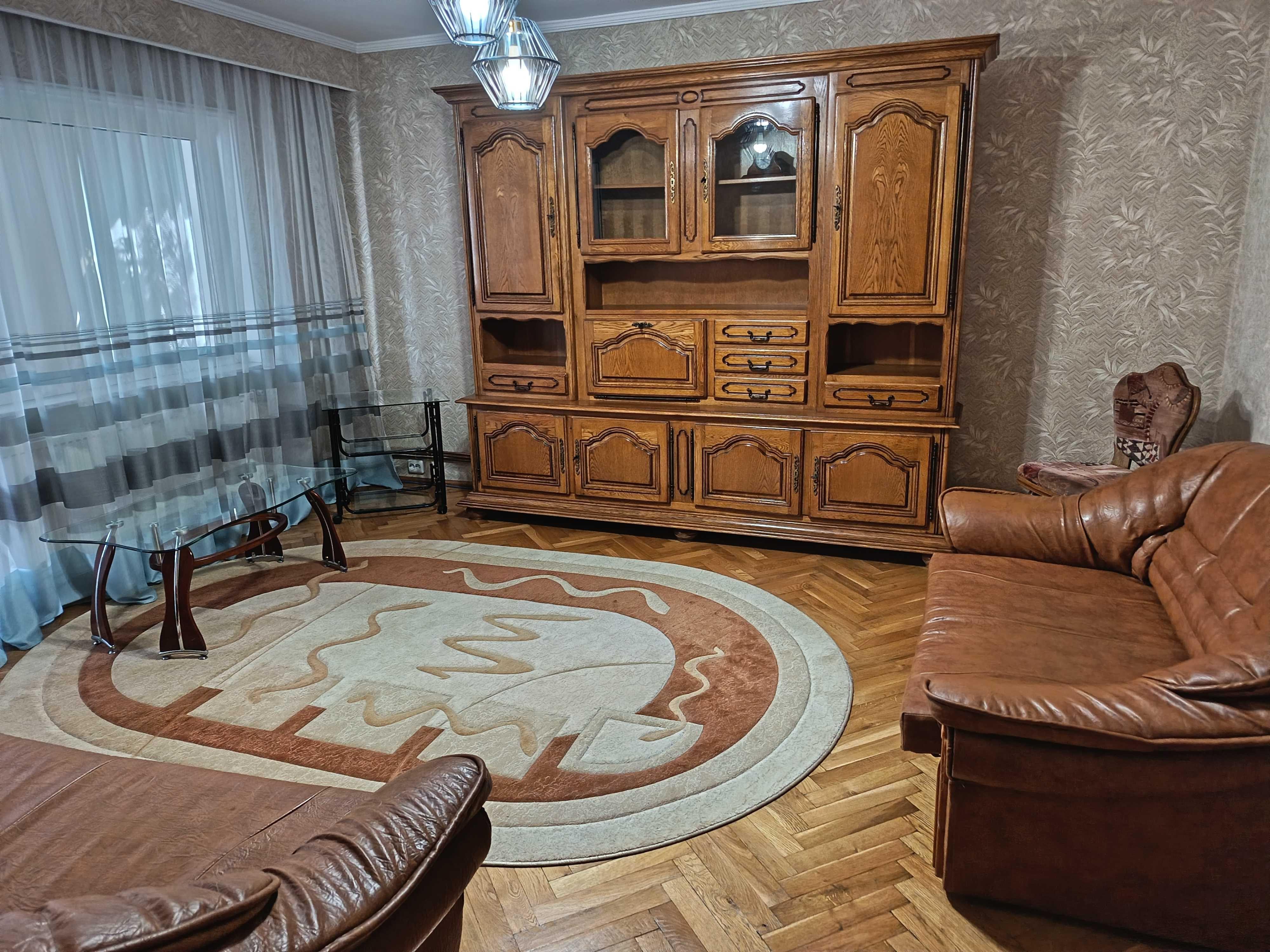 Inchiriez apartament