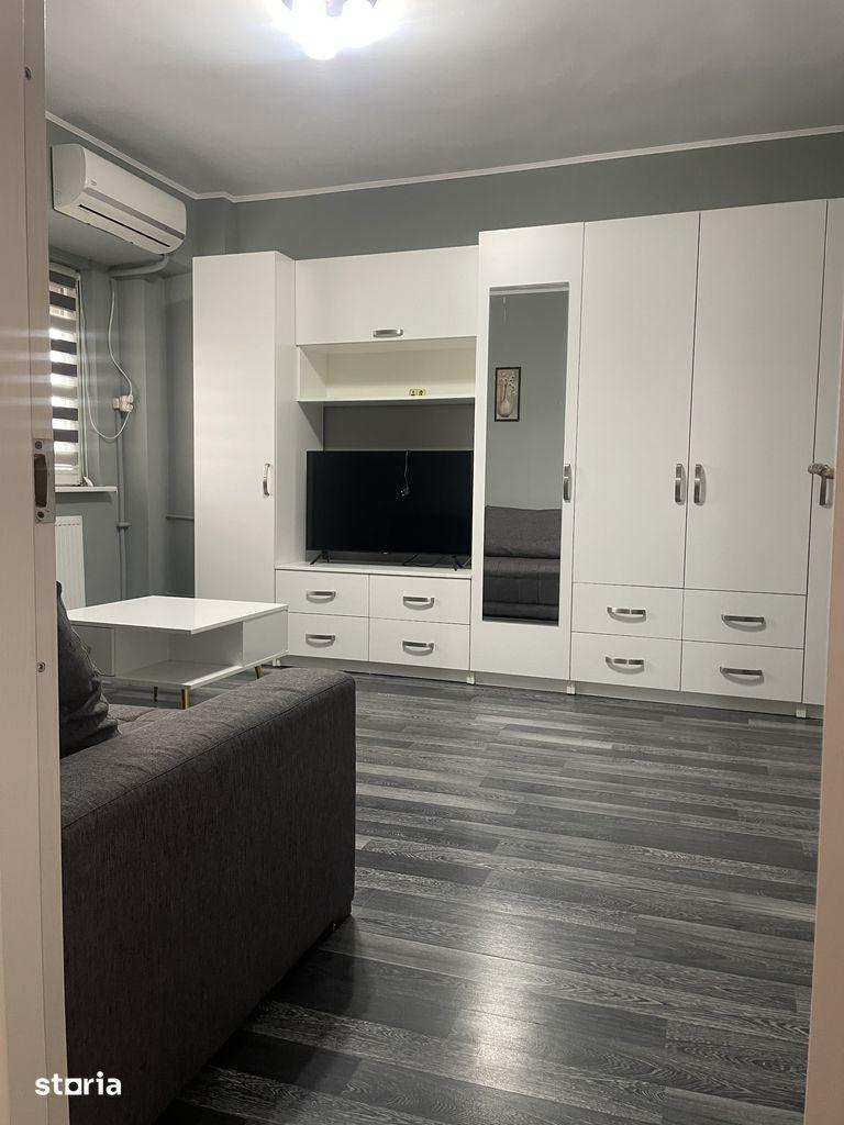 Garsonieră de închiriat, 34 mp, balcon și lift - imagine 1
