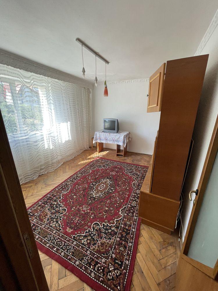 Inchiriez apartament cu 3 camere de la 1 septembrie