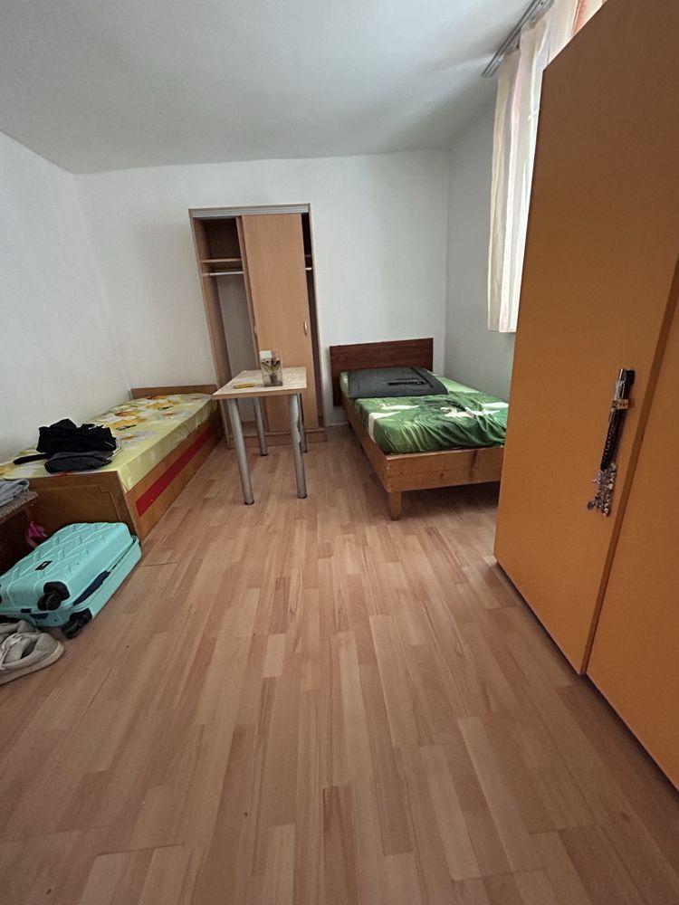 CHIRIE ELEVI/BAIETI/ STUDENTI 600 lei cu utilitati