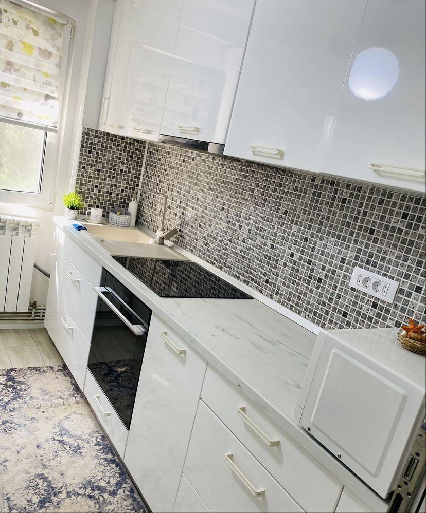 Persoana  fizica , Inchiriez Apartament Podu  Ros , 3 camere