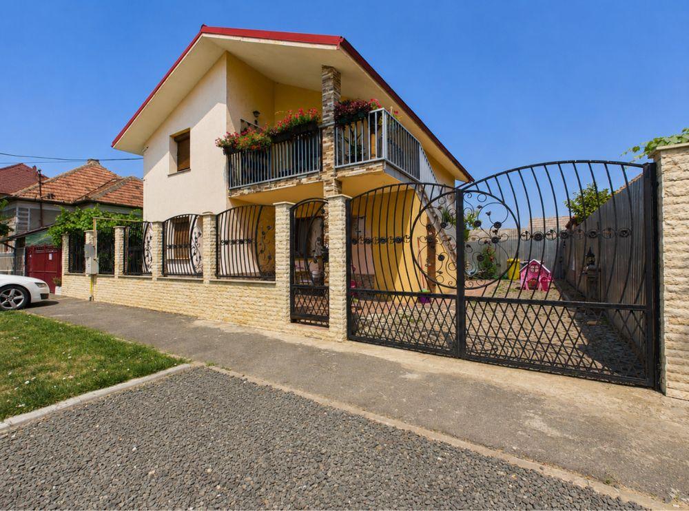 Duplex, în zona Bujac