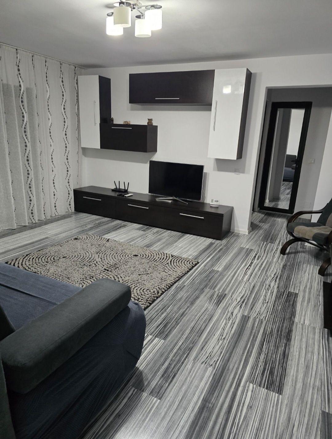 Vând Apartament 2 camere/Et 2/Unirii Sud (Pedagogic si Scoala 15)