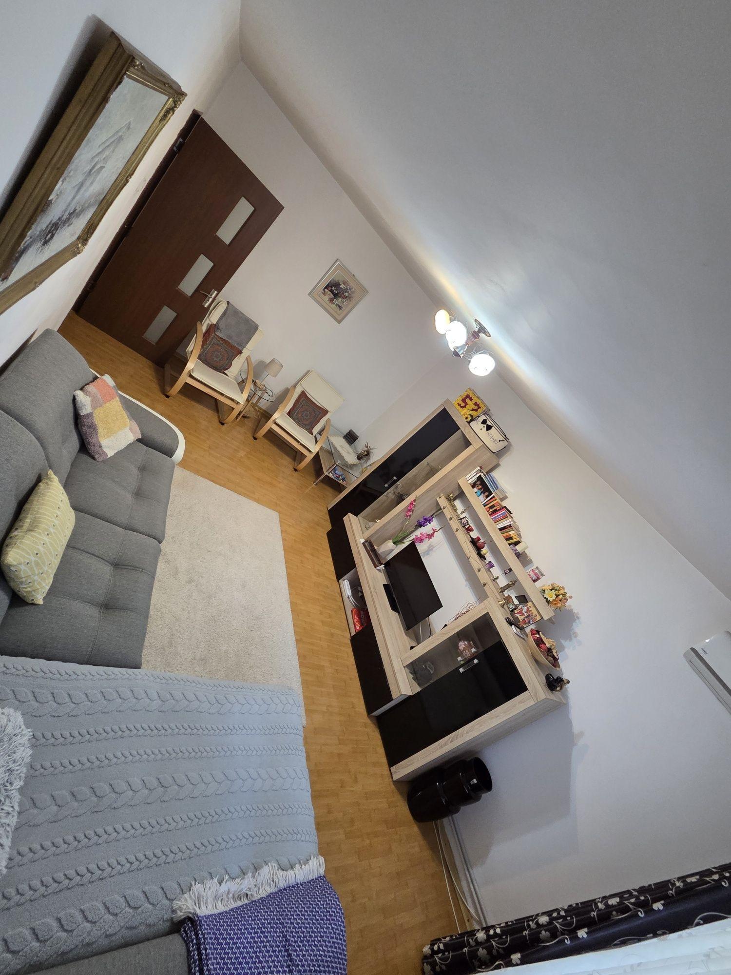 Apartament cu 3 camere - imagine 1