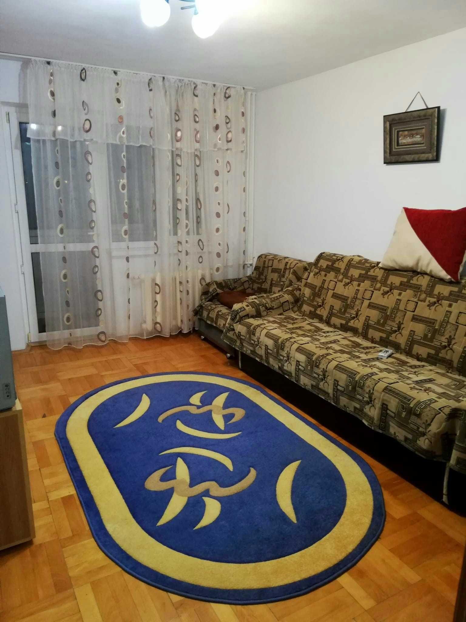 Închiriez apartament cu doua camere