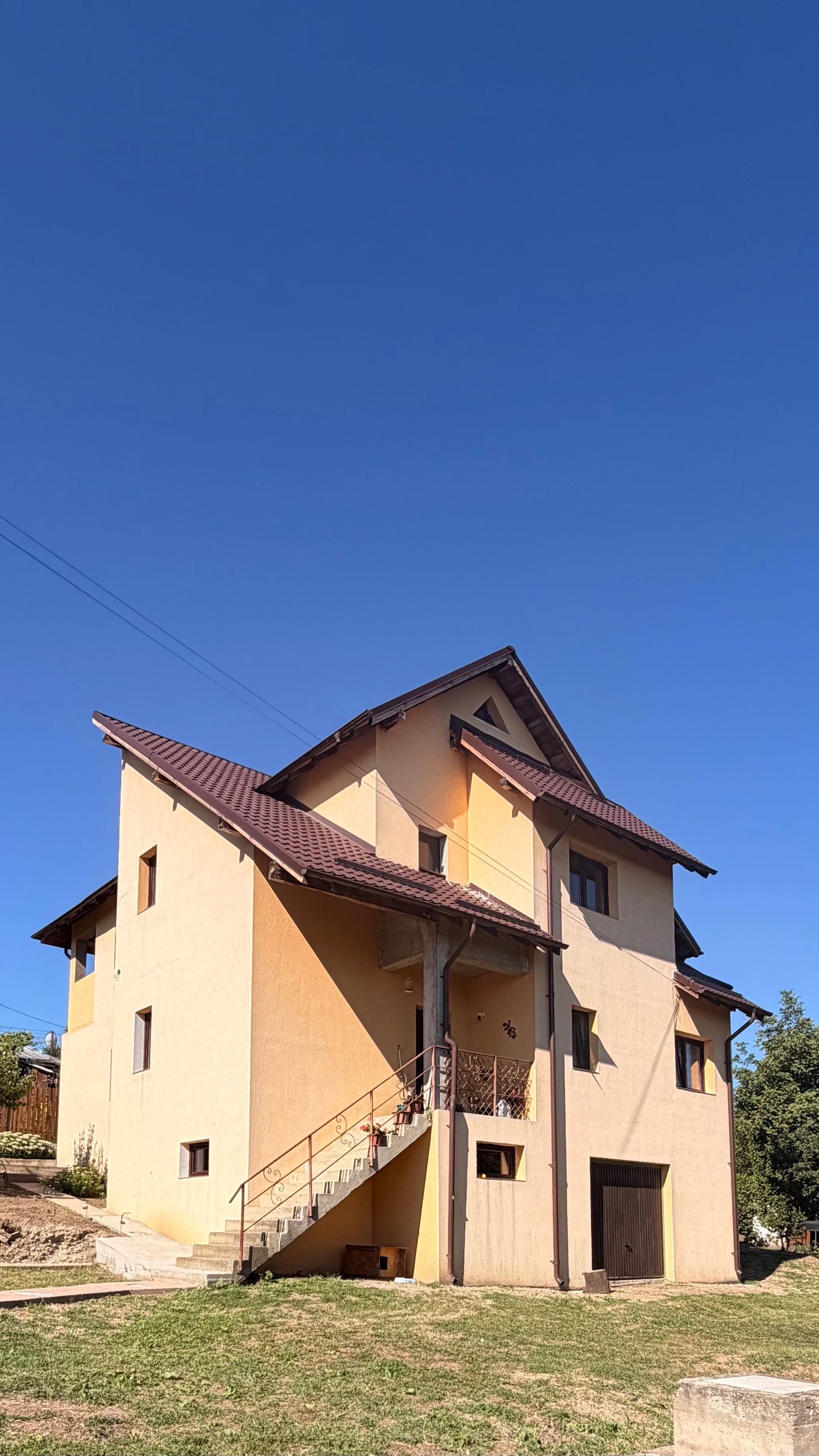 Casă P+E (331 mp) + 1.289 mp Teren, la preț de bloc nou!
