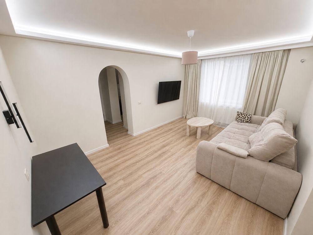 Închiriez apartament de lux 2 camere (zona 0)