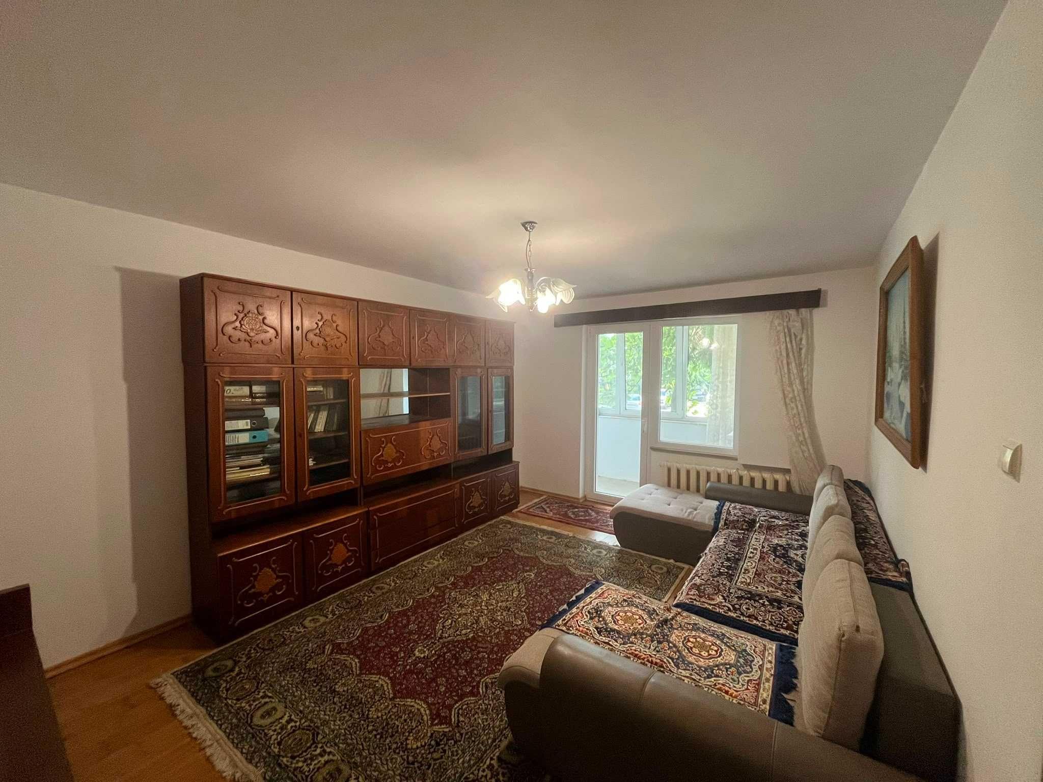 Închiriez apartament 3 camere, 70 mp, parter, Strada Armoniei – 350 €